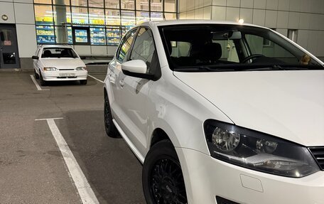 Volkswagen Polo VI (EU Market), 2011 год, 750 000 рублей, 5 фотография