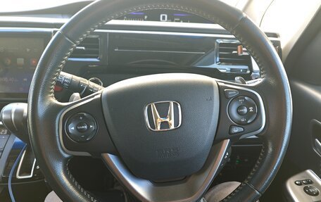 Honda Stepwgn IV, 2017 год, 2 350 000 рублей, 13 фотография