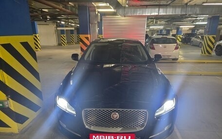 Jaguar XJ IV (X351), 2017 год, 3 180 000 рублей, 5 фотография