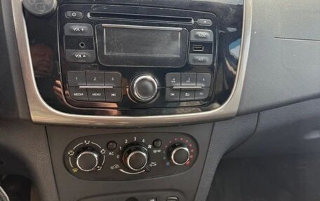 Renault Logan II, 2014 год, 490 000 рублей, 6 фотография