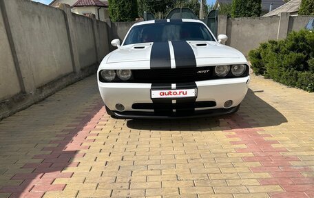 Dodge Challenger III рестайлинг 2, 2014 год, 2 850 000 рублей, 2 фотография