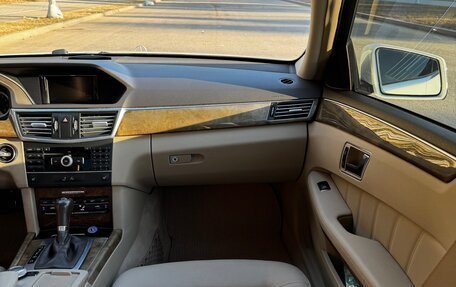 Mercedes-Benz E-Класс, 2010 год, 1 300 000 рублей, 10 фотография