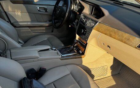 Mercedes-Benz E-Класс, 2010 год, 1 300 000 рублей, 9 фотография