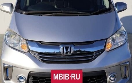 Honda Freed I, 2016 год, 746 000 рублей, 14 фотография