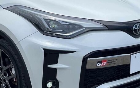 Toyota C-HR I рестайлинг, 2021 год, 1 659 000 рублей, 8 фотография