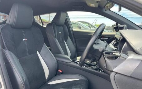 Toyota C-HR I рестайлинг, 2021 год, 1 659 000 рублей, 17 фотография