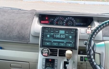 Toyota Noah III, 2007 год, 1 000 000 рублей, 1 фотография