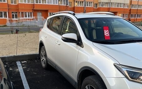 Toyota RAV4, 2016 год, 2 500 000 рублей, 3 фотография