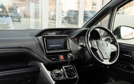 Toyota Esquire I, 2019 год, 2 500 000 рублей, 10 фотография