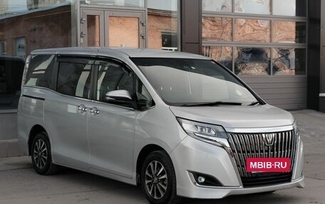 Toyota Esquire I, 2019 год, 2 500 000 рублей, 3 фотография