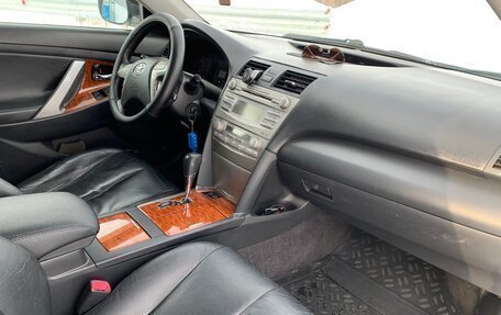 Toyota Camry, 2009 год, 1 350 000 рублей, 2 фотография