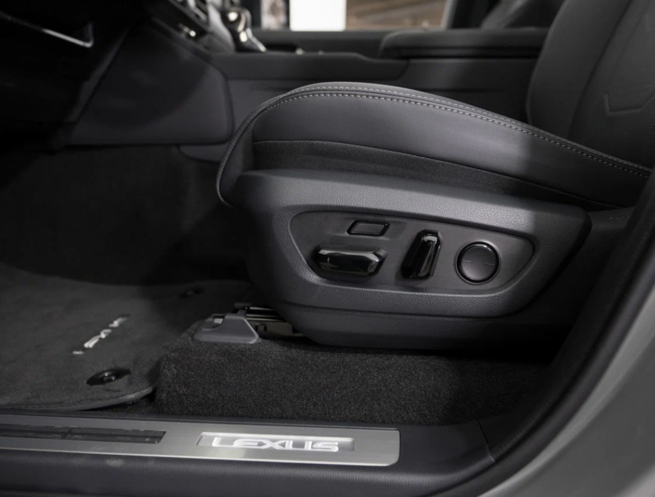 Lexus GX II рестайлинг 2, 2024 год, 16 700 000 рублей, 10 фотография