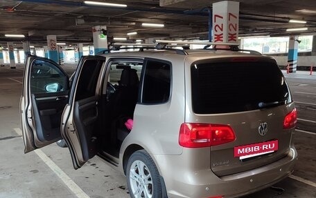 Volkswagen Touran III, 2013 год, 1 180 000 рублей, 2 фотография