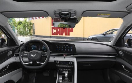 Hyundai Elantra, 2025 год, 2 050 000 рублей, 13 фотография