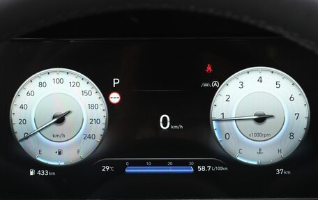 Hyundai Elantra, 2025 год, 2 050 000 рублей, 17 фотография