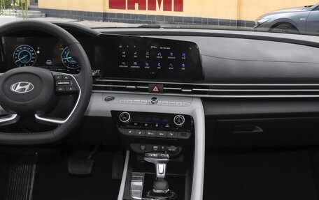 Hyundai Elantra, 2025 год, 2 050 000 рублей, 28 фотография