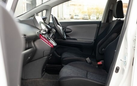 Toyota Wish II, 2011 год, 1 450 000 рублей, 21 фотография