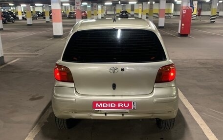 Toyota Vitz, 2003 год, 230 000 рублей, 3 фотография