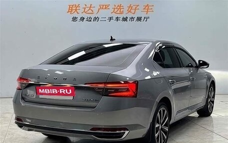 Skoda Superb III рестайлинг, 2022 год, 2 200 000 рублей, 6 фотография