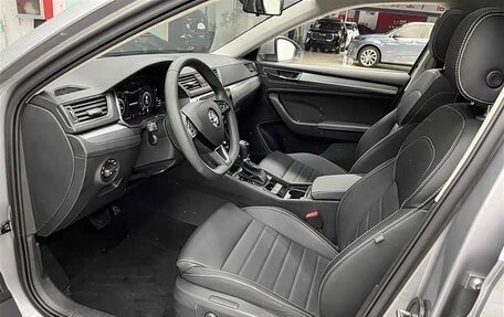 Skoda Superb III рестайлинг, 2022 год, 2 200 000 рублей, 11 фотография