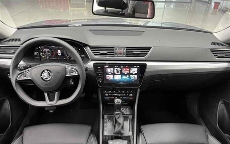 Skoda Superb III рестайлинг, 2022 год, 2 200 000 рублей, 17 фотография