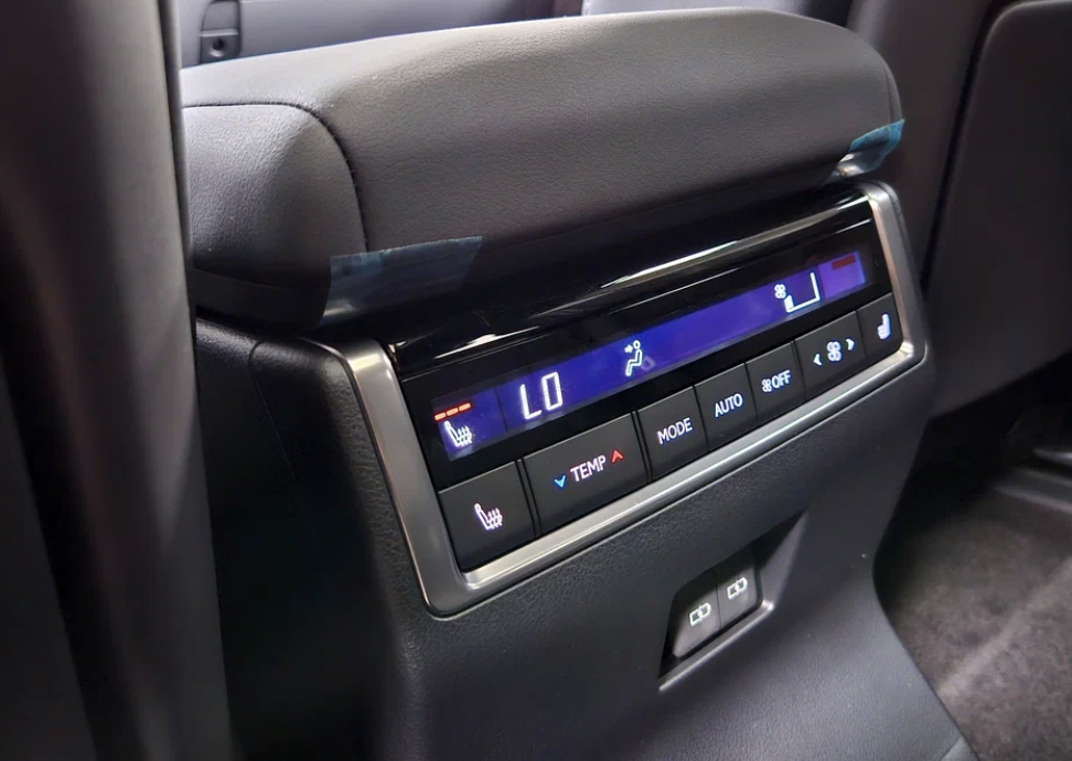 Lexus GX II рестайлинг 2, 2025 год, 18 000 000 рублей, 15 фотография