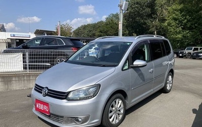 Volkswagen Touran III, 2011 год, 775 000 рублей, 1 фотография