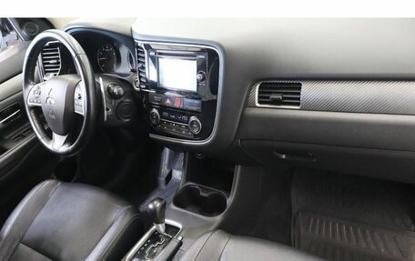 Mitsubishi Outlander III рестайлинг 3, 2013 год, 1 499 000 рублей, 5 фотография