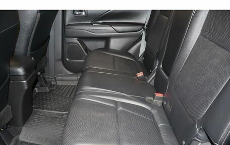 Mitsubishi Outlander III рестайлинг 3, 2013 год, 1 499 000 рублей, 7 фотография