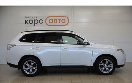 Mitsubishi Outlander III рестайлинг 3, 2013 год, 1 499 000 рублей, 4 фотография