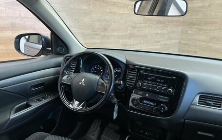 Mitsubishi Outlander III рестайлинг 3, 2017 год, 2 050 000 рублей, 7 фотография