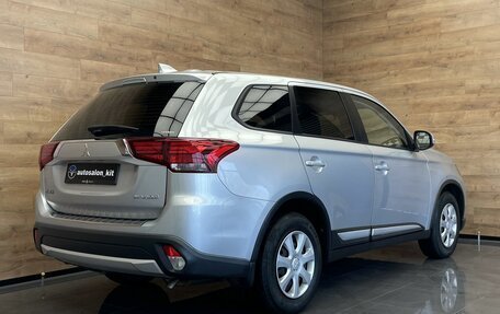 Mitsubishi Outlander III рестайлинг 3, 2017 год, 2 050 000 рублей, 4 фотография