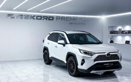 Toyota RAV4, 2020 год, 3 599 000 рублей, 2 фотография