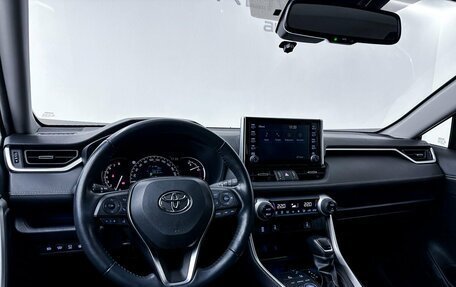 Toyota RAV4, 2020 год, 3 599 000 рублей, 24 фотография