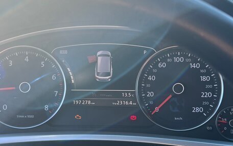 Volkswagen Touareg III, 2015 год, 2 700 000 рублей, 8 фотография