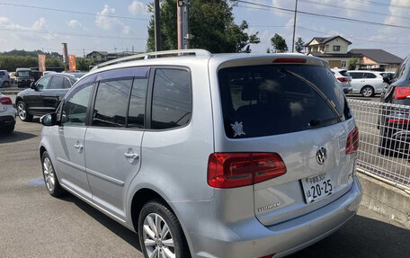 Volkswagen Touran III, 2011 год, 775 000 рублей, 3 фотография