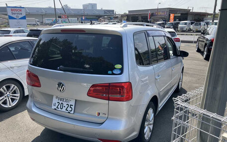 Volkswagen Touran III, 2011 год, 775 000 рублей, 4 фотография