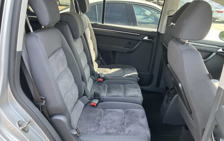 Volkswagen Touran III, 2011 год, 775 000 рублей, 8 фотография