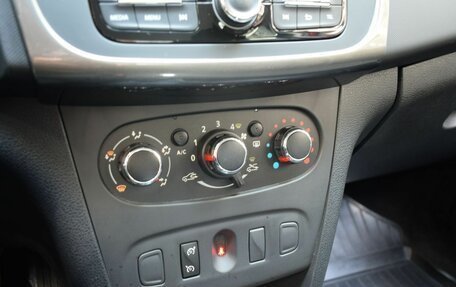 Renault Sandero II рестайлинг, 2018 год, 1 050 000 рублей, 13 фотография