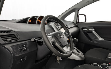 Toyota Verso I, 2012 год, 1 395 000 рублей, 15 фотография