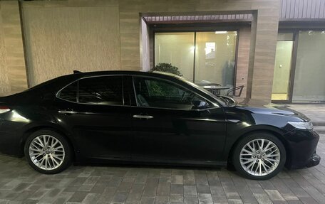 Toyota Camry, 2020 год, 3 800 000 рублей, 2 фотография