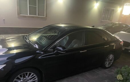 Toyota Camry, 2020 год, 3 800 000 рублей, 4 фотография