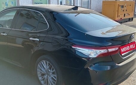 Toyota Camry, 2020 год, 3 800 000 рублей, 7 фотография