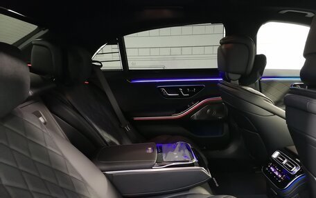 Mercedes-Benz S-Класс, 2024 год, 22 000 000 рублей, 20 фотография