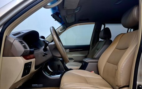Toyota Land Cruiser Prado 120 рестайлинг, 2004 год, 1 790 000 рублей, 15 фотография