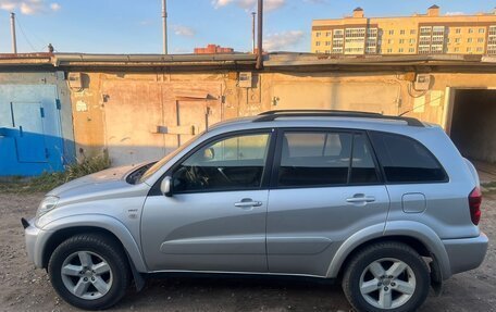 Toyota RAV4, 2004 год, 750 000 рублей, 2 фотография