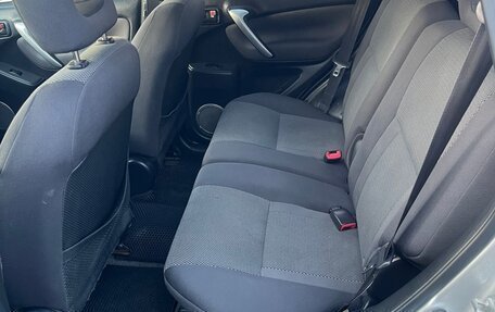 Toyota RAV4, 2004 год, 750 000 рублей, 17 фотография
