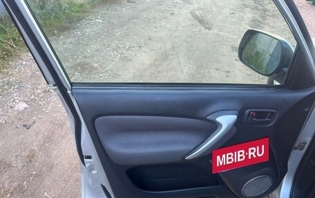 Toyota RAV4, 2004 год, 750 000 рублей, 15 фотография