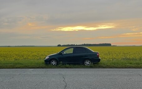 Toyota Platz, 2000 год, 390 000 рублей, 5 фотография