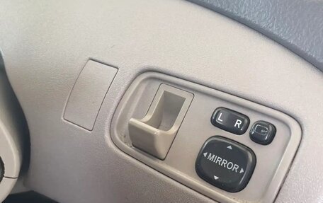 Toyota Platz, 2000 год, 390 000 рублей, 9 фотография